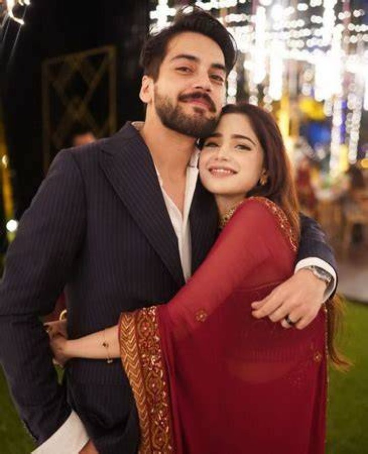 
Aima Baig Finally Speaks Up Over Cheating Allegations On Ex-Fiance Shahbaz Shigri 