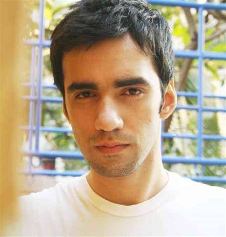 Avinash Tiwary Height, Weight, Net Worth, Age, Birthday, Wikipedia, Who, Instagram, Biography