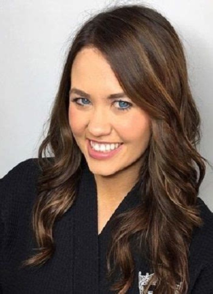 Cara Mund Height, Weight, Net Worth, Age, Birthday, Wikipedia, Who, Nationality, Biography
