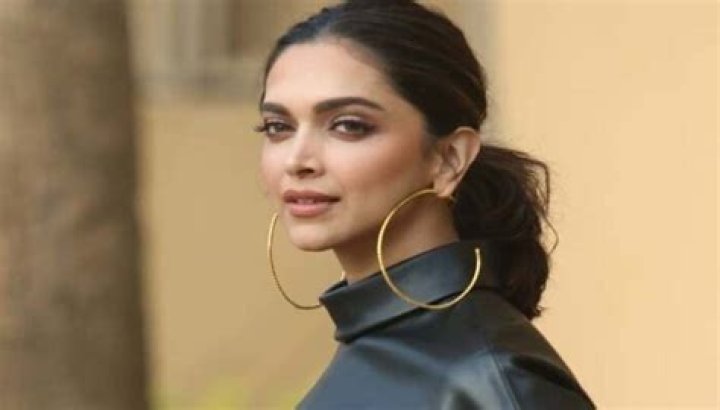 
Deepika Padukone Rushed To Breach Candy Hospital Mumbai Last Night 