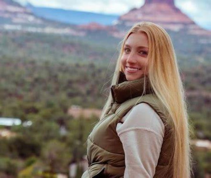 
Hannah Mae Dugmore Height, Weight, Net Worth, Age, Wiki, Who, Instagram, Biography 