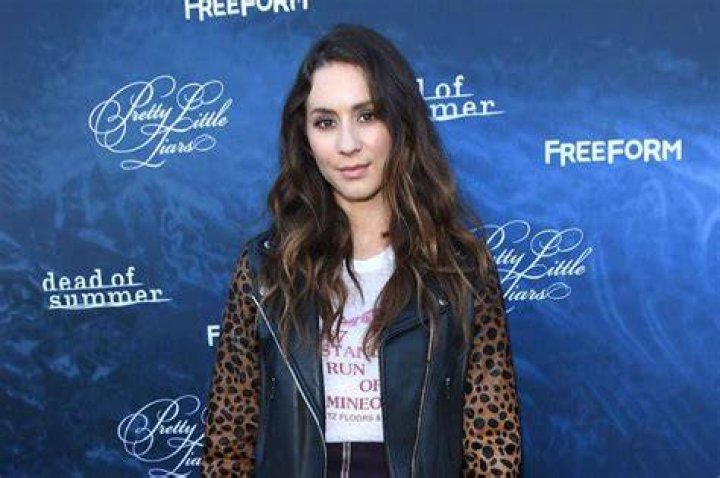 
Is Troian Bellisario Weight Loss Linked To Anorexia? Before And After Photo 