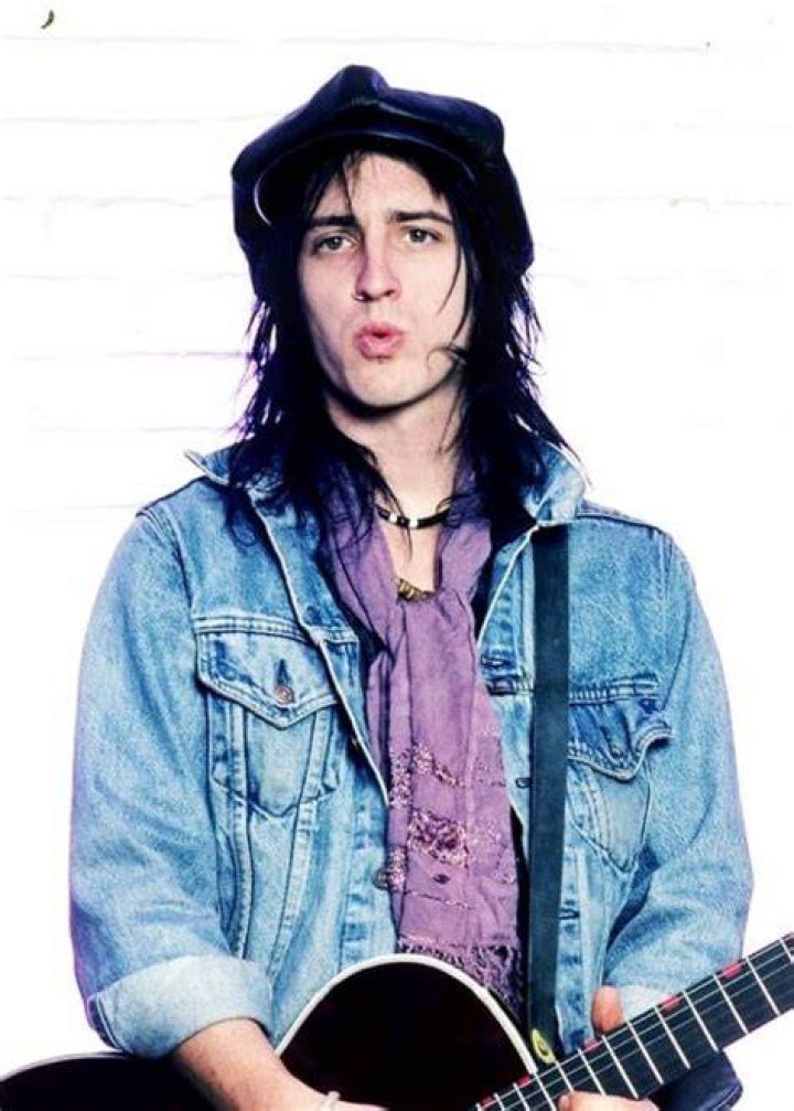 Izzy Stradlin Height, Weight, Net Worth, Age, Birthday, Wikipedia, Who, Nationality, Biography