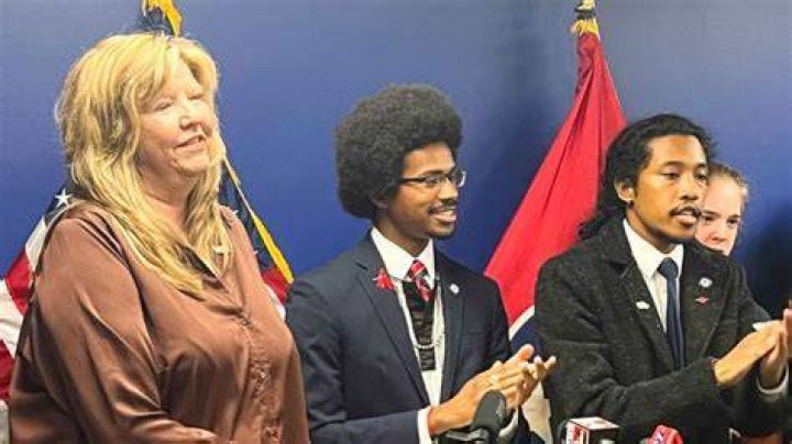 Justin Pearson | Parents, Brothers And Sister