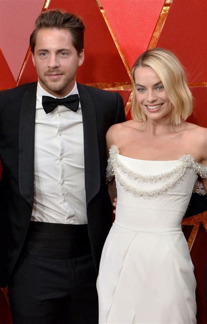 
Margot Robbie Boyfriend: before Marrying Tom Ackerly, Who Did the “Suicide Squad” Actress Date? 