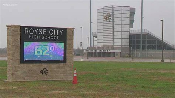 
Royse City High School On Lockdown, Shooting Rumors & Orbeez Challenge Details 