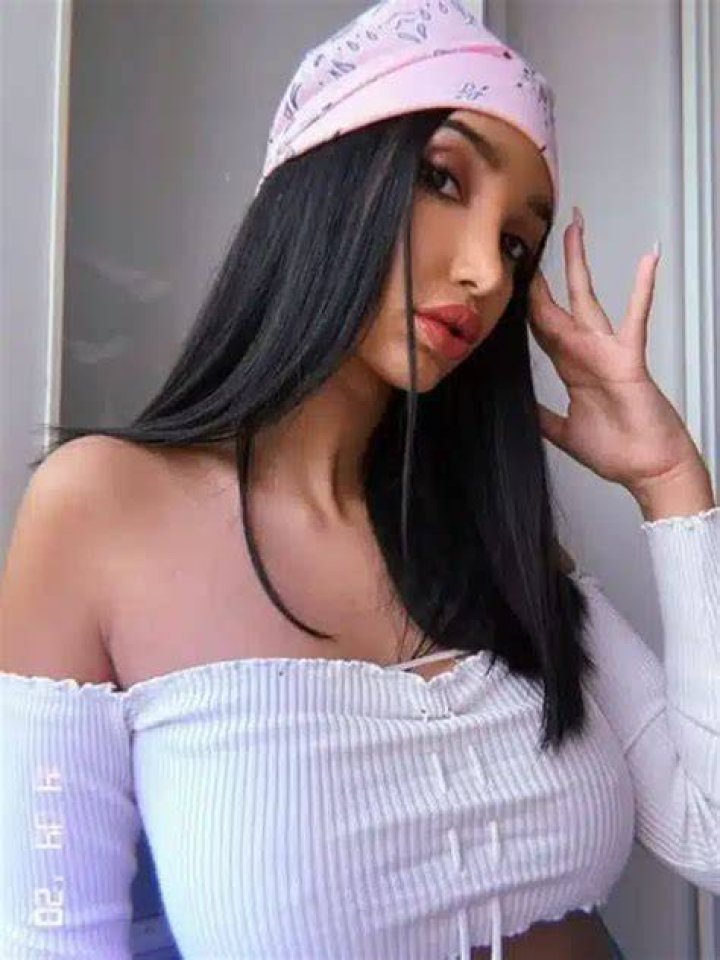 Safa Sari Height, Weight, Net Worth, Age, Wiki, Who, Instagram, Biography