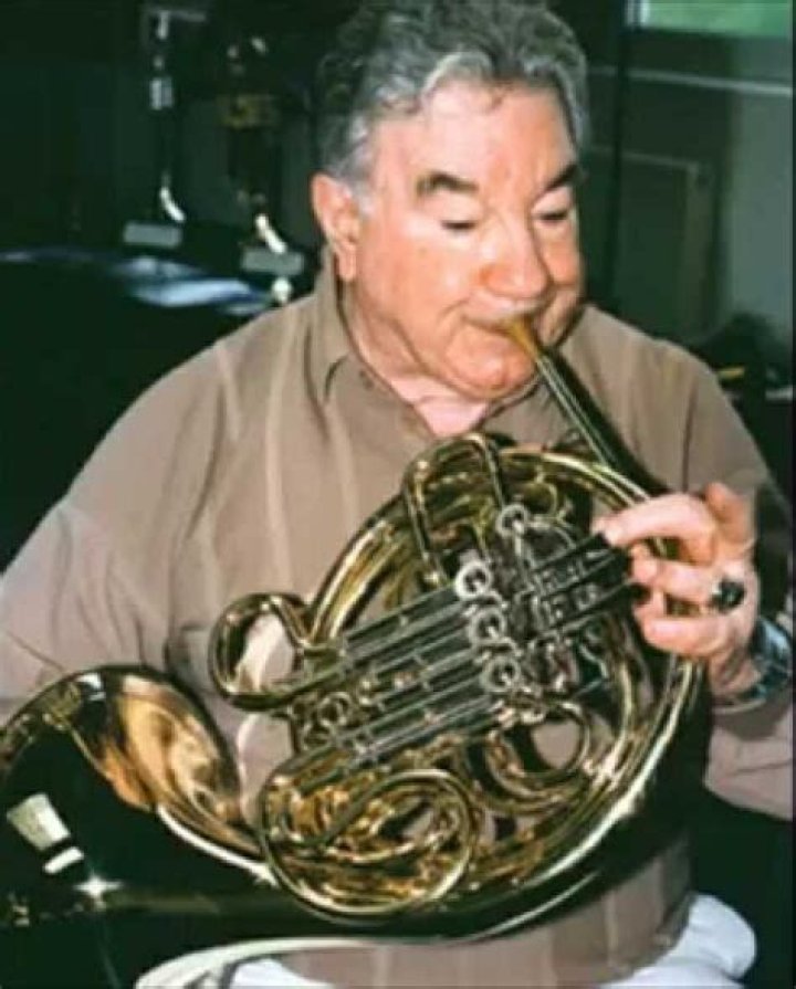 The American hornist Vincent DeRosa passed away at the age of 101. Here is his obituary and cause of death.