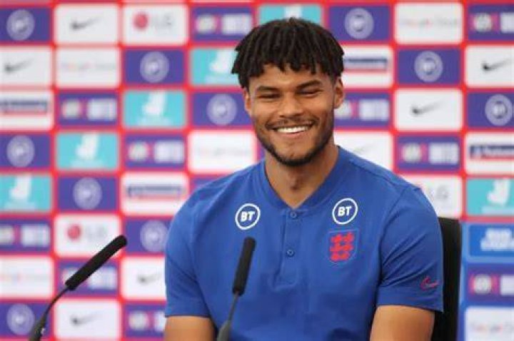 
Tyrone Mings Height, Weight, Net Worth, Age, Birthday, Wikipedia, Who, Nationality, Biography 