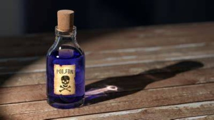 
UP: Ten days after marriage, couple consumes poison 