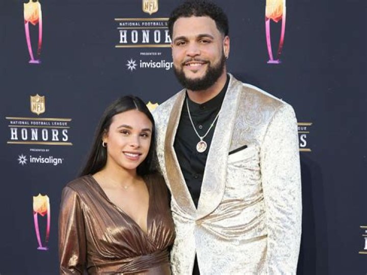 Who is Ashli Dotson? Meet the Fashionista Wife Of Mike Evans!