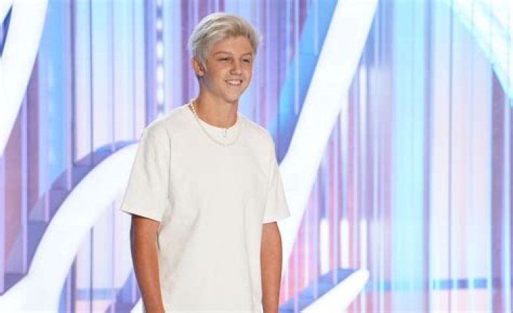 
Who Is Stefan Benz From “American Idol” Season 21? 